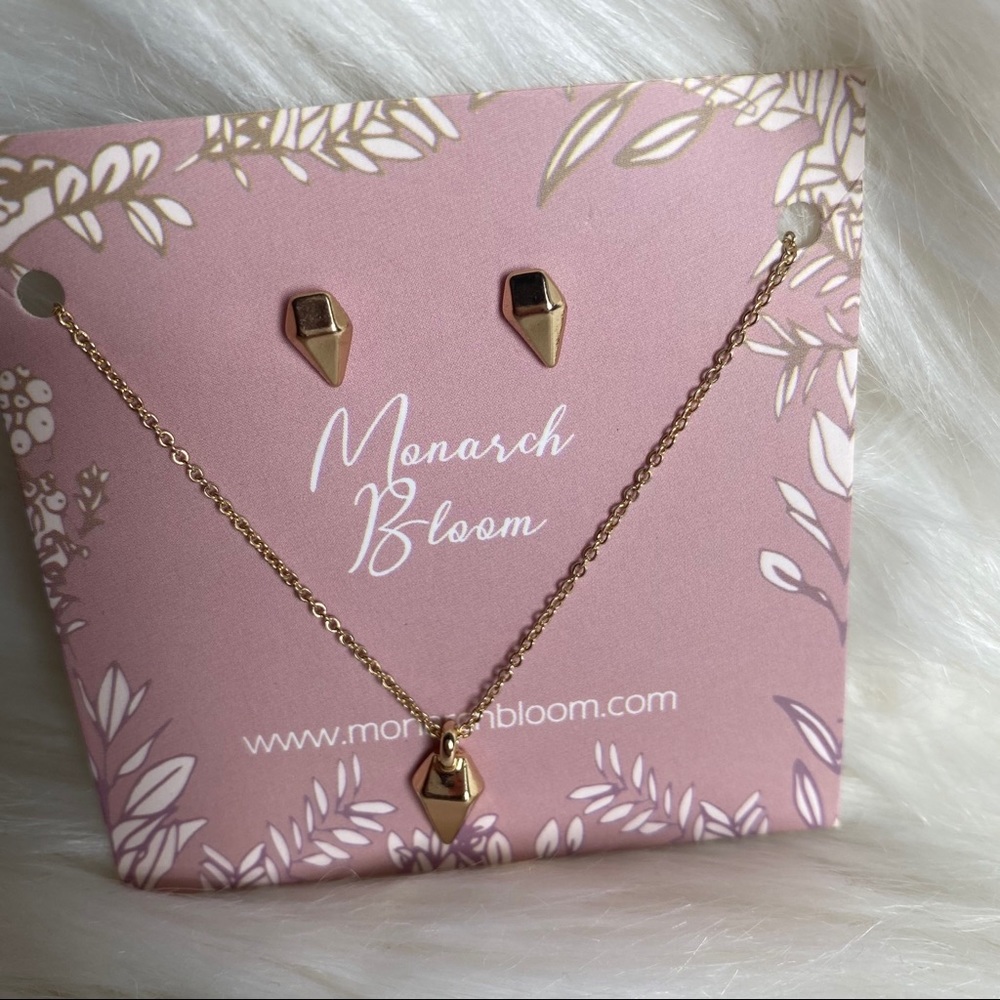 Monarch Bloom Gold Diamond Necklace with Earrings